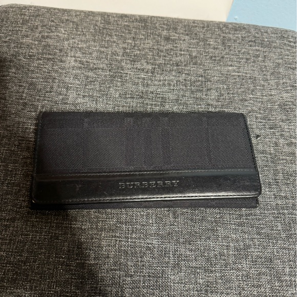 Burberry Long Wallet - Picture 2 of 4